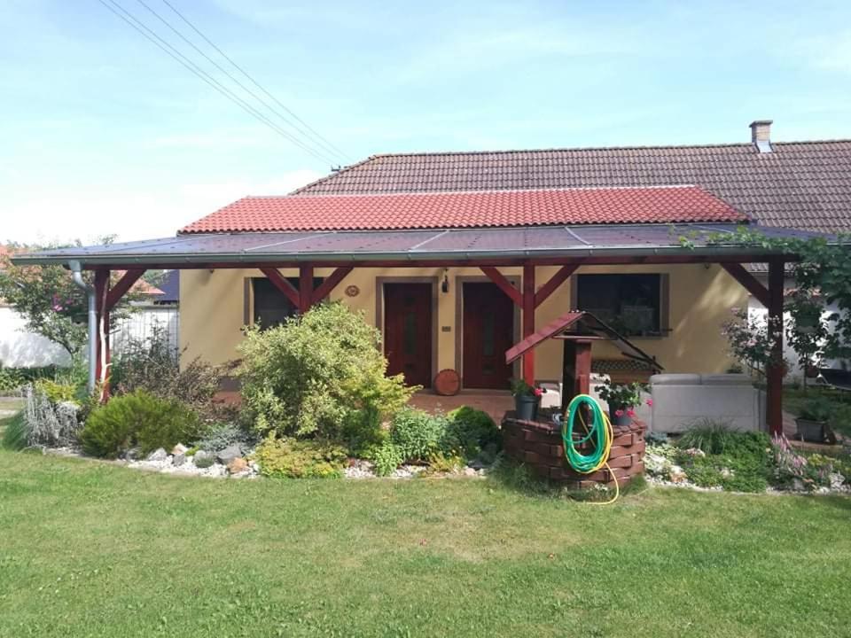 Ubytovani U Spacku Palava Novosedly  Exterior photo